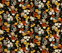 Boho Scattered Mixed Flowers on Black tapete