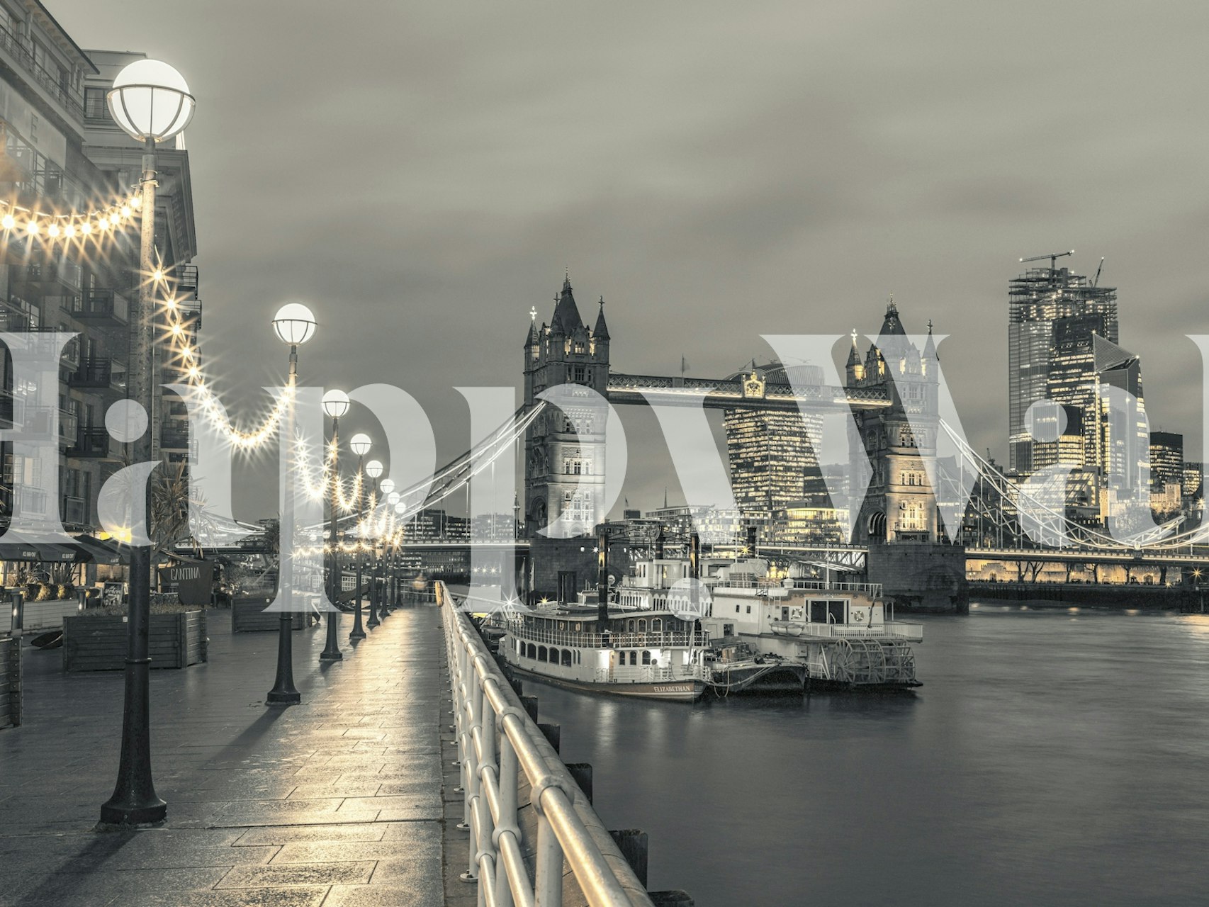 Nighttime Majesty tapetti tyylikkäässä huoneessa