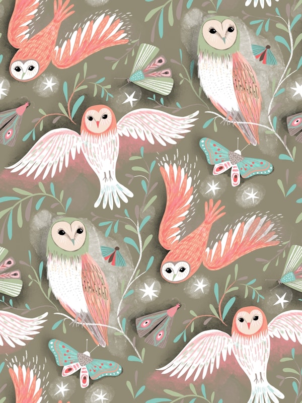 silent owl flight in dusk