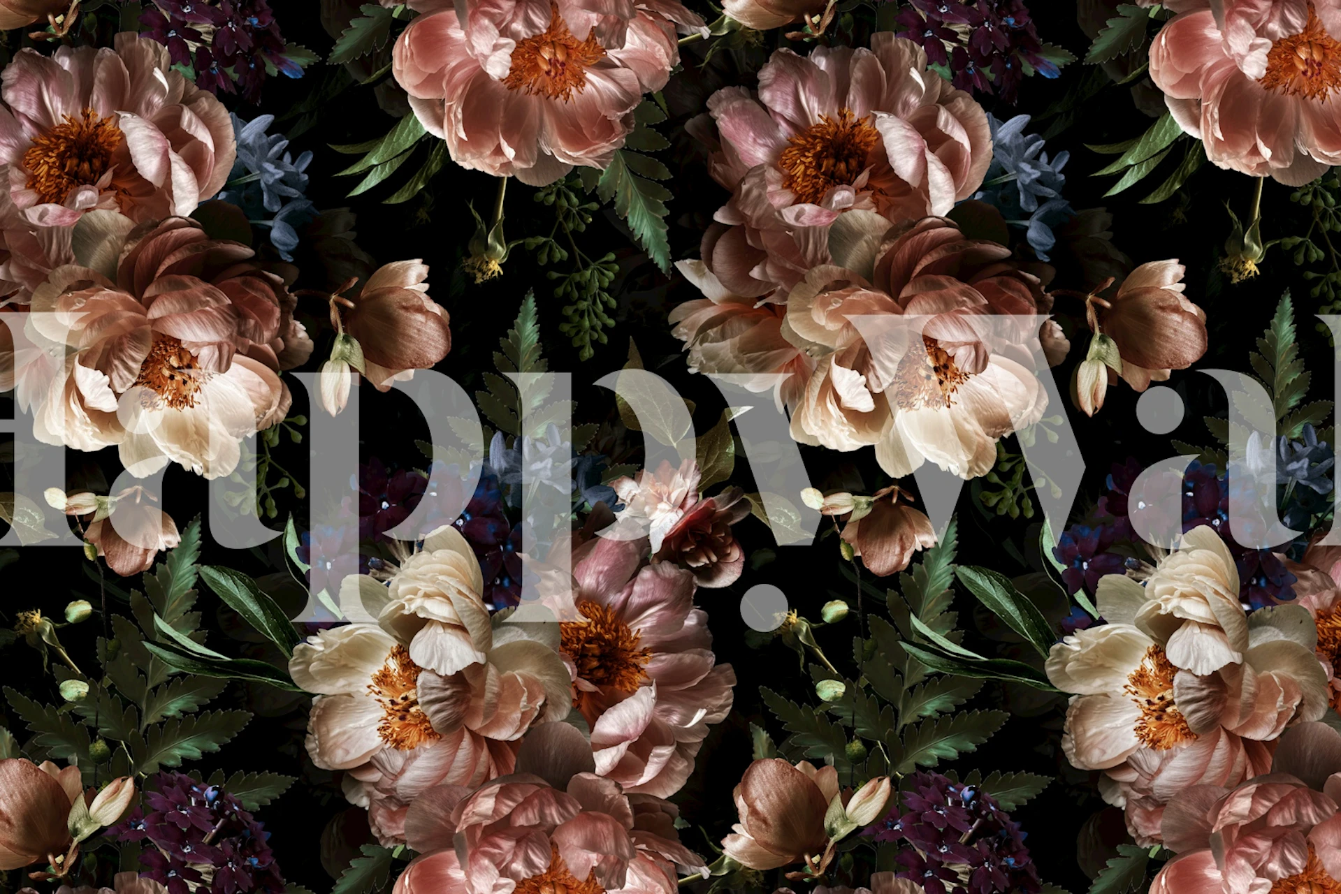 Midnight Floral Bouquet behang in een kamer